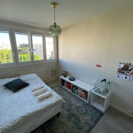 Appartement à 5 Quartier Du Point Du Jour *