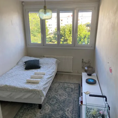 à 5 Quartier Du Point Du Jour * Lyon